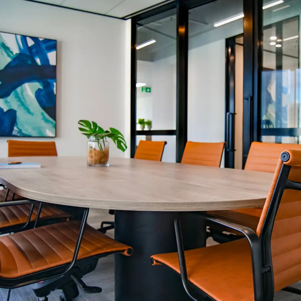Buruz-Management-Consulting-Meeting-Room